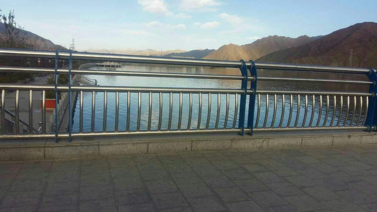 河道護欄