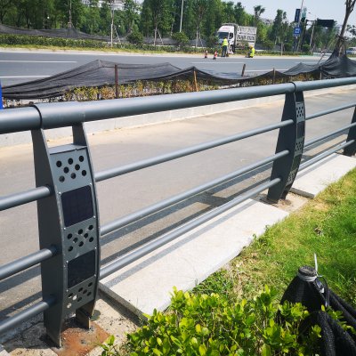 燈光護欄